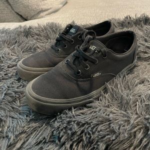 Black Eras VANS. Barley Worn, Good condition.